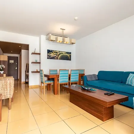 Marina De Nice Flat דירה